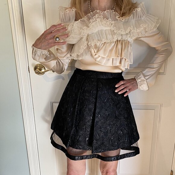 Gorgeous black-on-black pattern dressy, full skirt, S - Picture 1 of 4